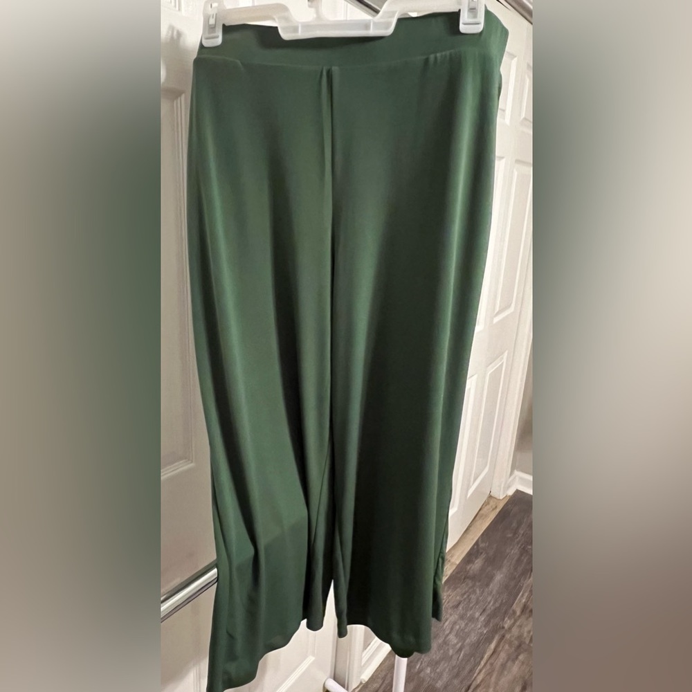 Torrid green tie front culotte pants